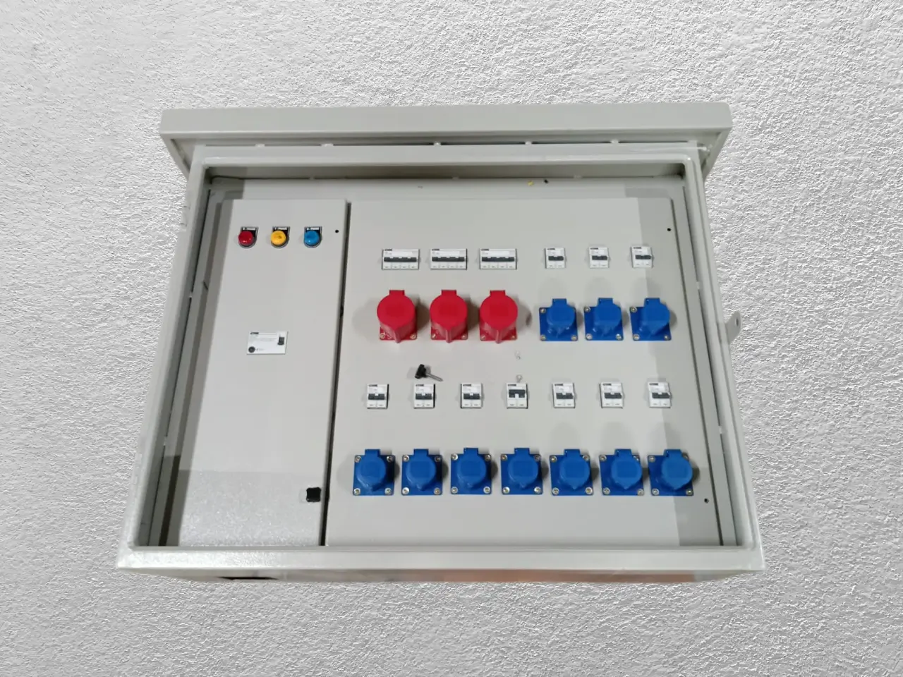Plug and Socket Panel